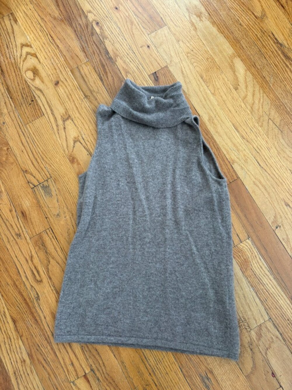 Elie Tahari Gray Sweater Vest